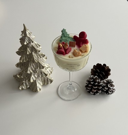 Bakt eplekake i høyt glass duftlys